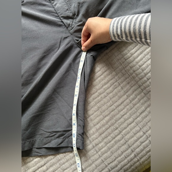 Travis Mathew Shorts size 32 - Picture 5 of 5